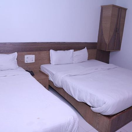 Hotel Kewal Inn Jalgaon Bagian luar foto